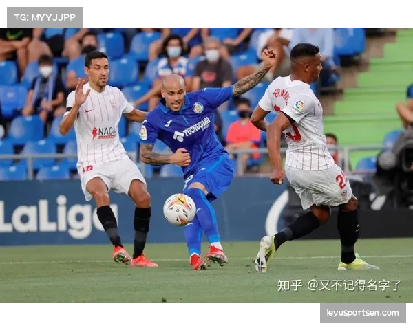 亚当斯对抗成功率保持高位,塞维利亚前场支点作用不可或缺